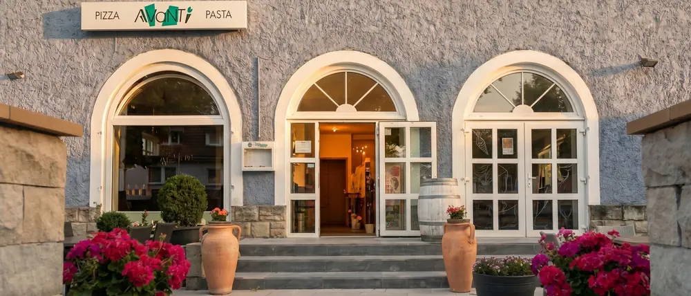 Der Eingang des Avanti Pizza & Pasta in der Holländischen Straße 115 in Vellmar